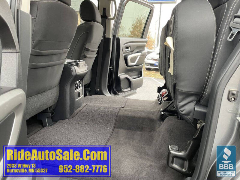 2017 Nissan Titan SV