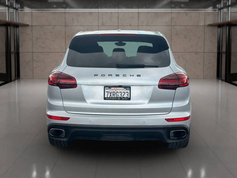 2017 Porsche Cayenne Platinum Edition