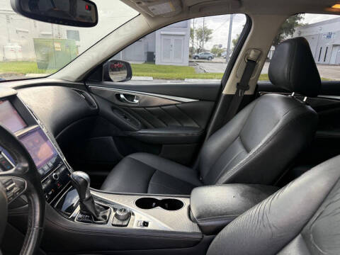 2015 Infiniti Q50 Premium