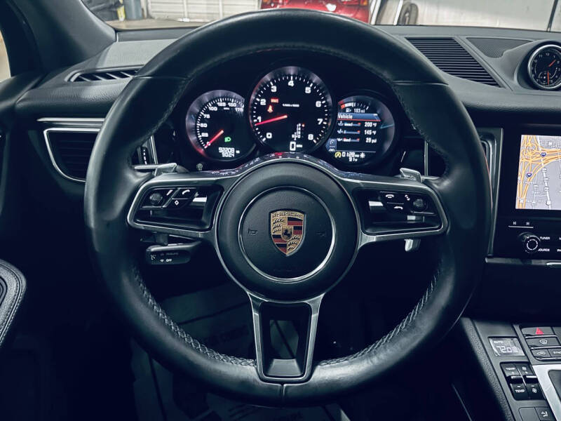 2017 Porsche Macan