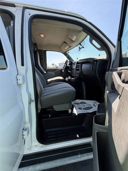 2017 GMC Savana 2500
