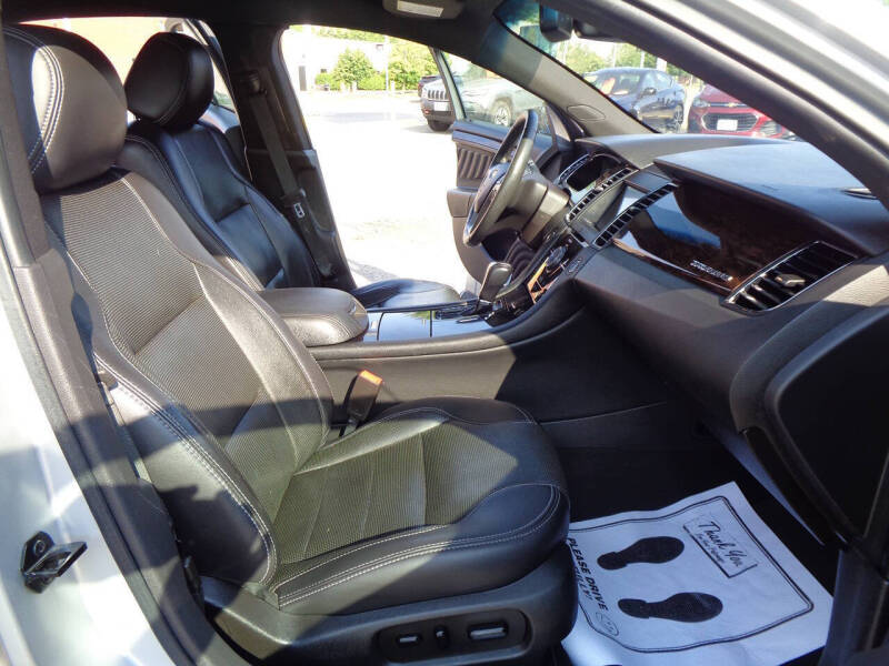 2019 Ford Taurus Limited