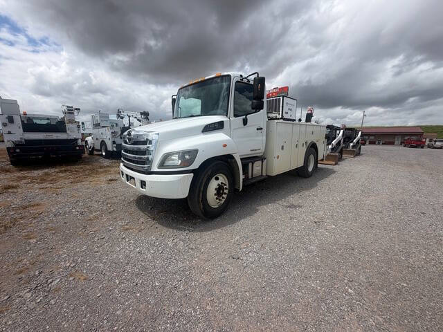 2017 Hino 338