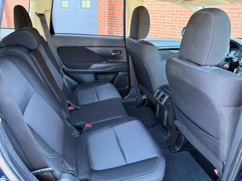 2019 Mitsubishi Outlander ES