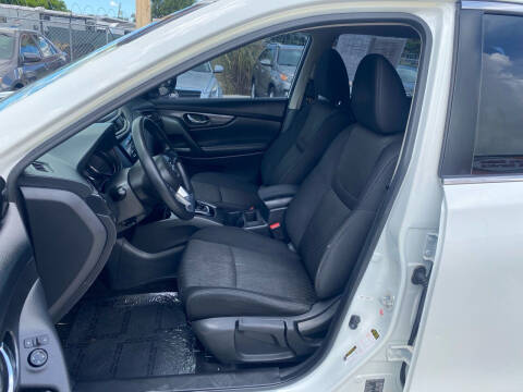 2017 Nissan Rogue SV