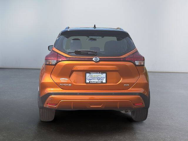 2021 Nissan Kicks SR