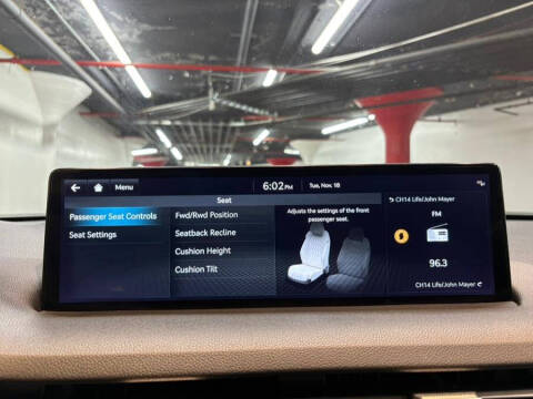 2023 Genesis GV70 2.5T Standard