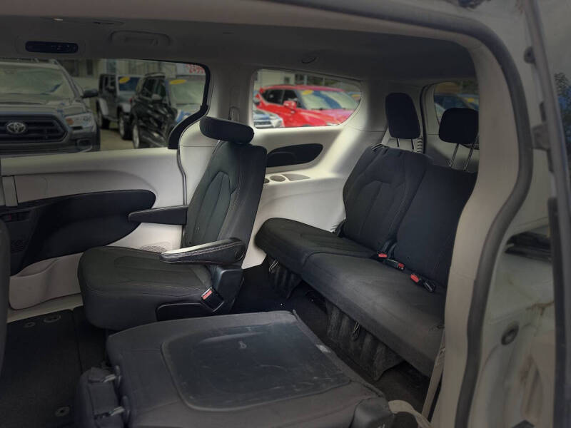 2018 Chrysler Pacifica LX