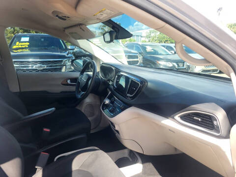 2017 Chrysler Pacifica Touring