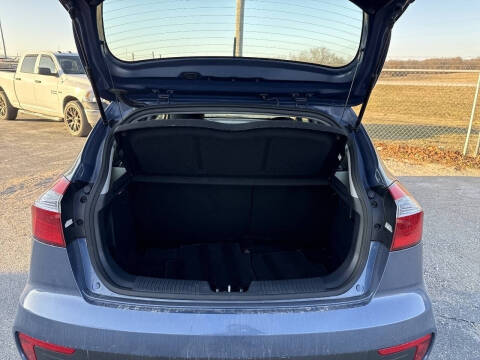 2016 Kia Rio 5-Door LX