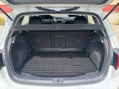 2016 Volkswagen Golf TSI S