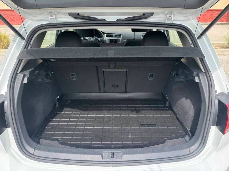 2016 Volkswagen Golf TSI S