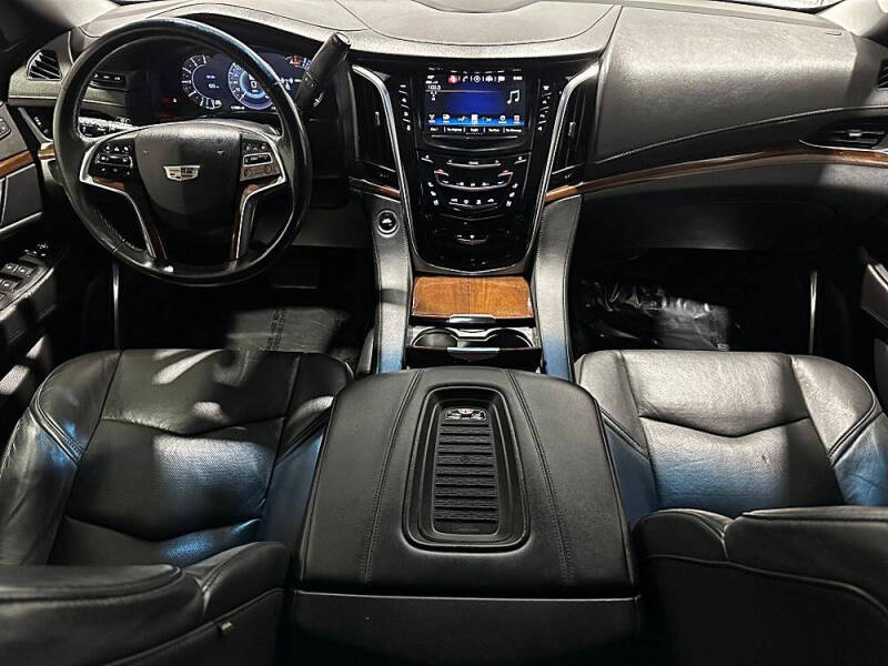 2020 Cadillac Escalade Luxury