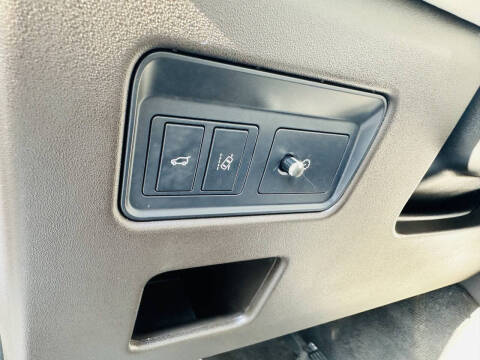 2017 Land Rover Discovery HSE Luxury