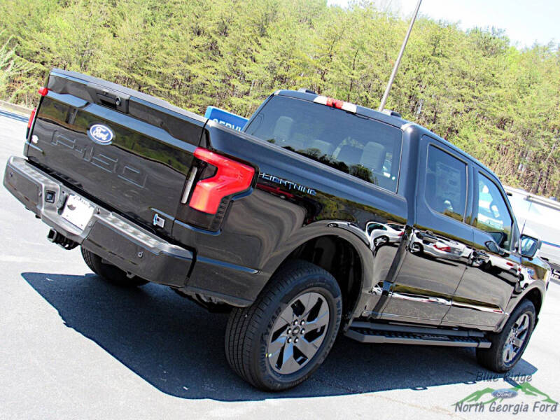 2025 Ford F-150 Lightning Flash