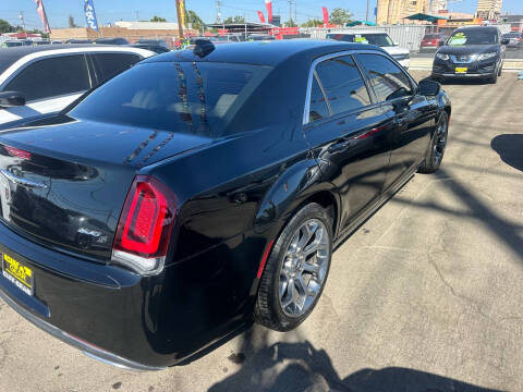 2019 Chrysler 300 S