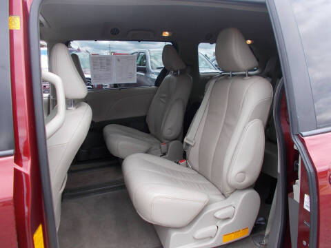 2012 Toyota Sienna XLE 8-Passenger