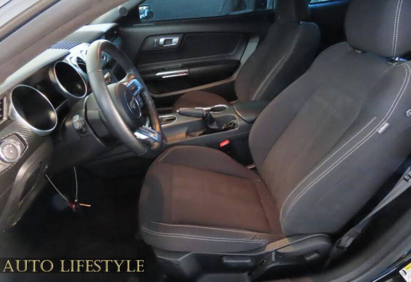 2022 Ford Mustang EcoBoost