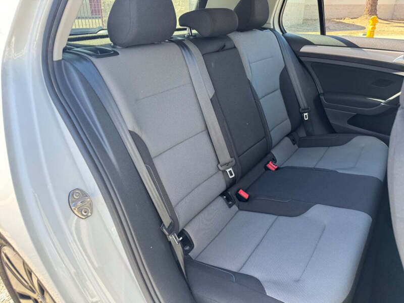 2016 Volkswagen e-Golf SE