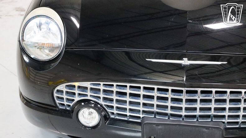 2002 Ford Thunderbird Deluxe