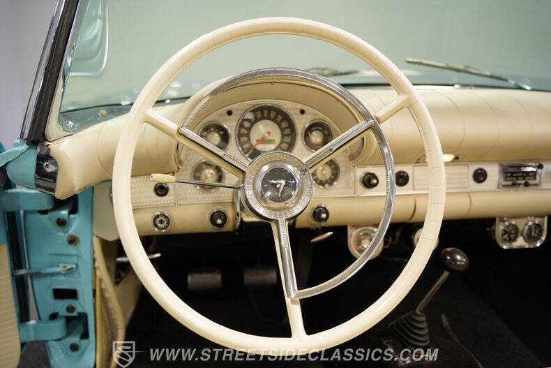 1957 Ford Thunderbird