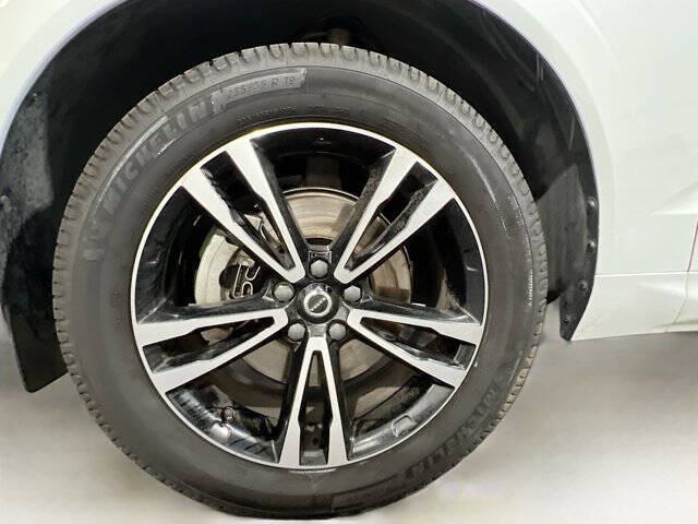 2021 Volvo XC60 T5 Momentum