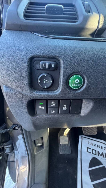 2019 Honda Pilot Touring w/Rear Captain's Chairs