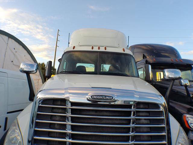 2016 Freightliner Cascadia