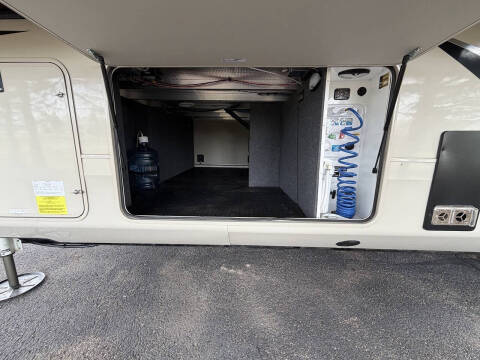 2023 Jayco Pinnacle