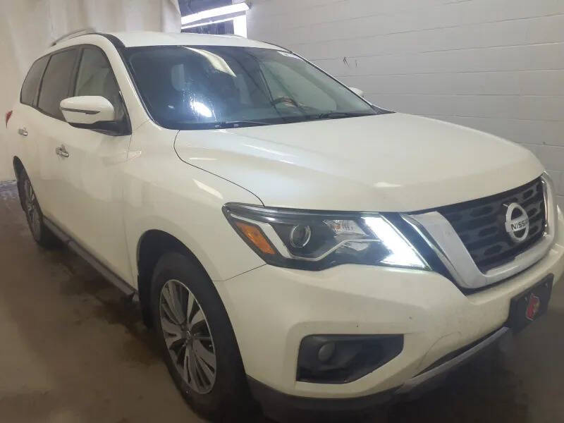 2017 Nissan Pathfinder SV