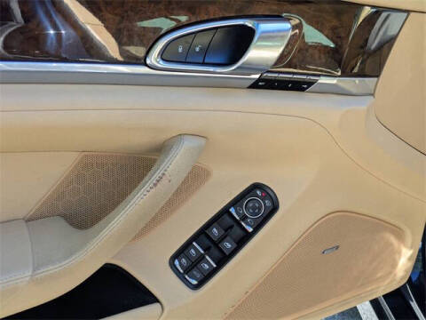 2015 Porsche Panamera 4