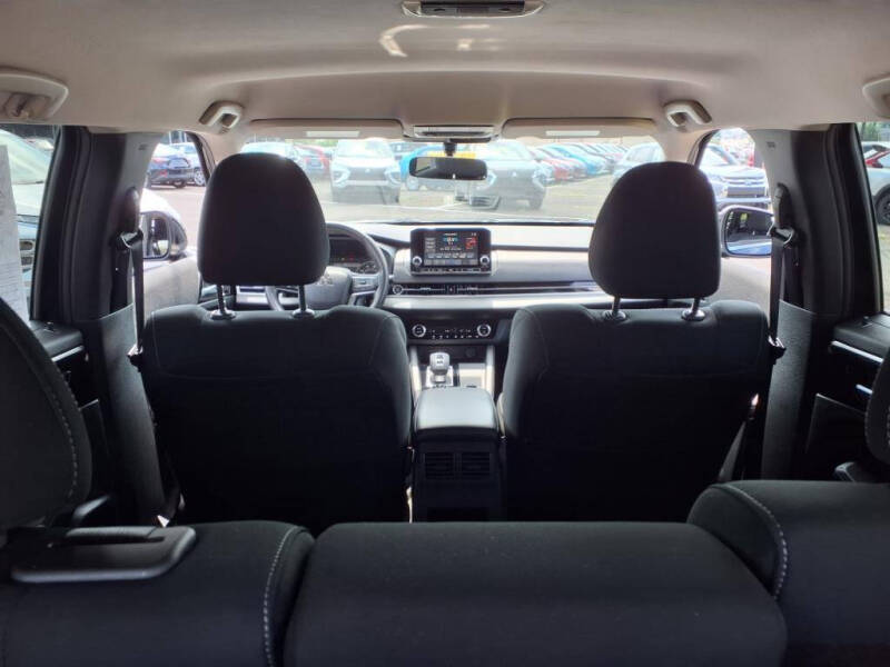 2024 Mitsubishi Outlander ES