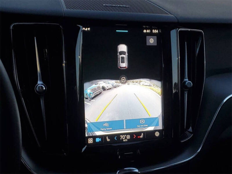 2025 Volvo XC60 B5 Plus Dark Theme