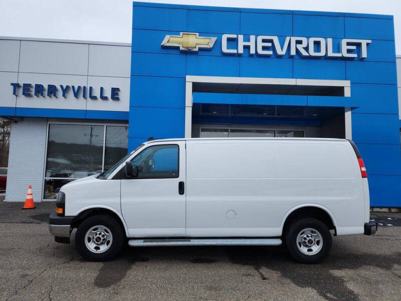 2022 GMC Savana 2500