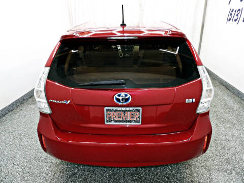 2014 Toyota Prius v Five