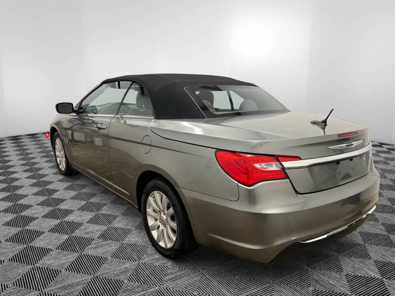 2012 Chrysler 200 Touring