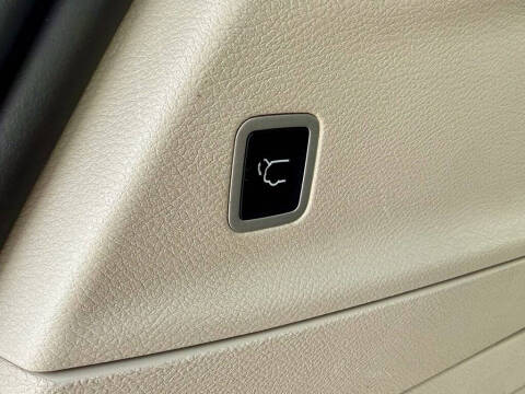 2024 Chrysler Pacifica Plug-In Hybrid Select