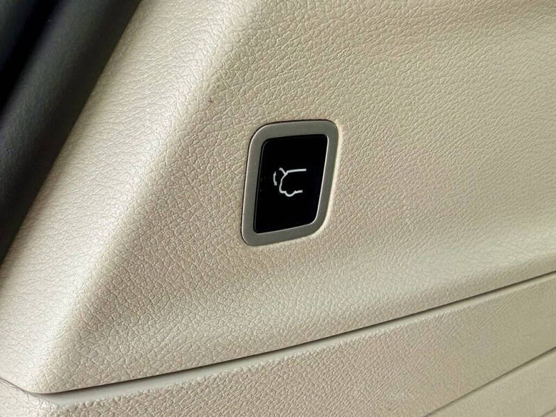 2024 Chrysler Pacifica Plug-In Hybrid Select