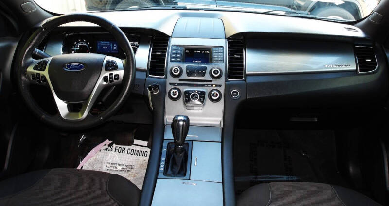 2016 Ford Taurus SEL
