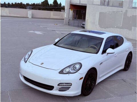 2011 Porsche Panamera 4