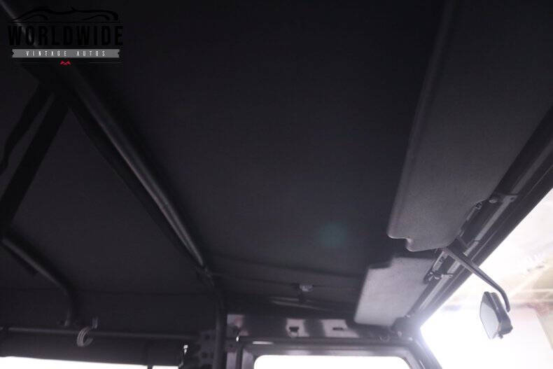 1984 Land Rover Defender