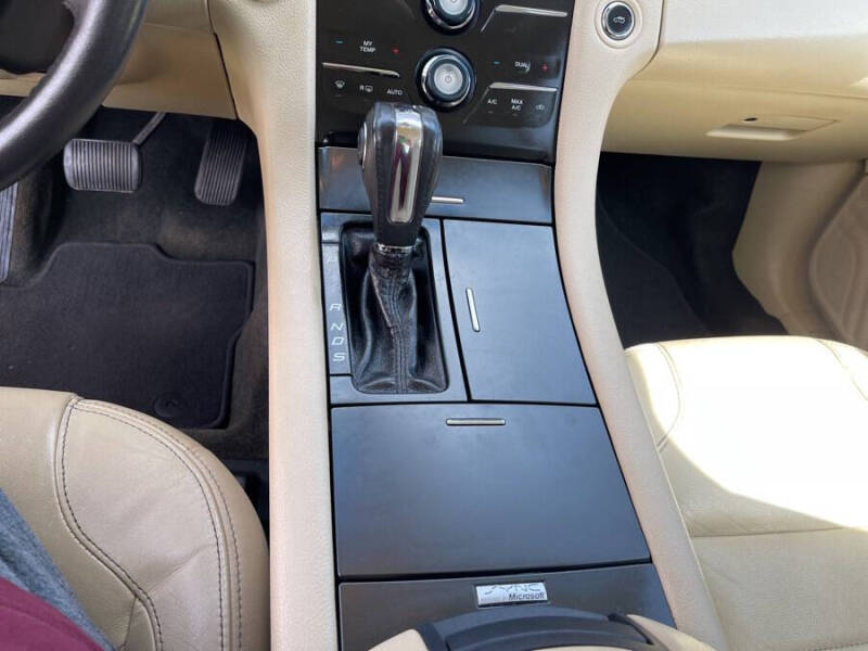2014 Ford Taurus SEL