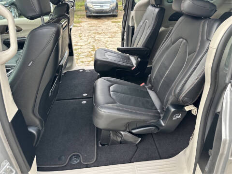 2017 Chrysler Pacifica Touring-L Plus