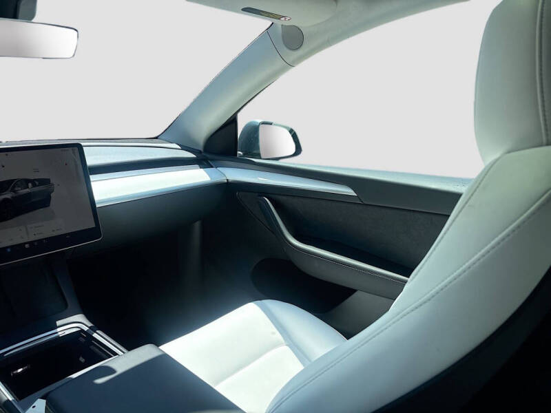 2025 Tesla Model Y Long Range