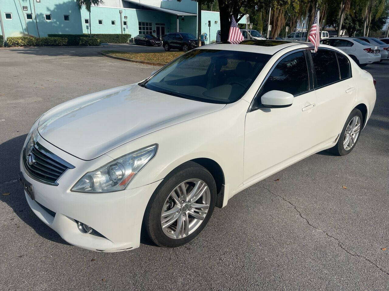 2011 INFINITI G37 Sedan - $7,995