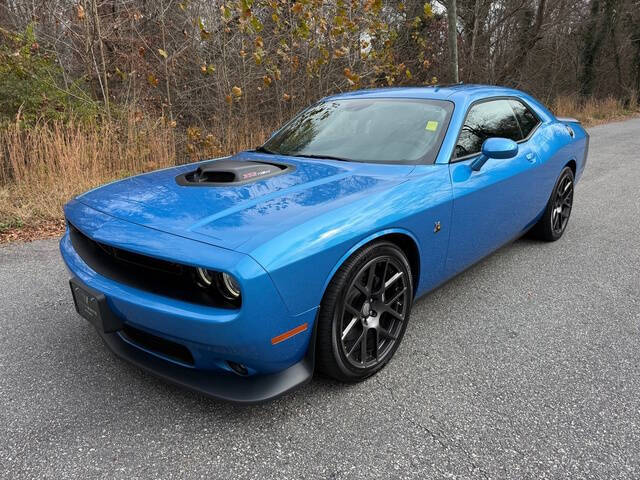 2016 Dodge Challenger 392 HEMI Scat Pack Shaker