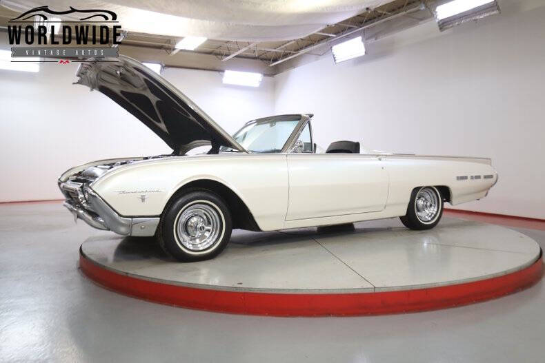 1962 Ford Thunderbird