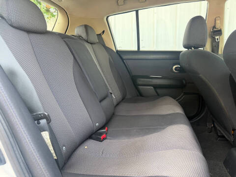 2009 Nissan Versa 1.8 SL