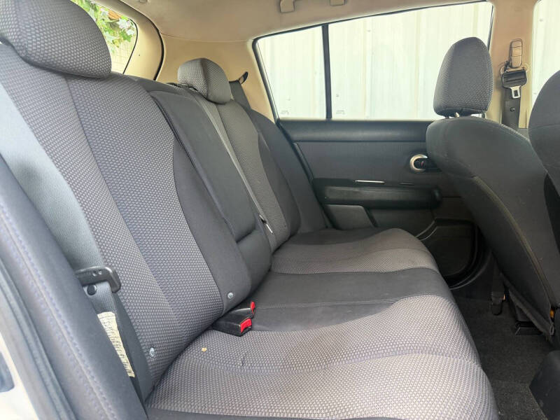 2009 Nissan Versa 1.8 SL