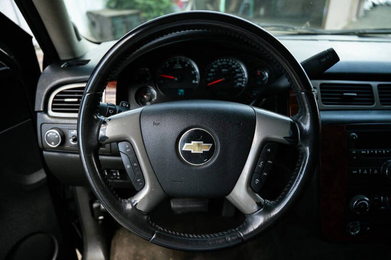 2011 Chevrolet Avalanche LS